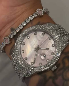 2025 <span class=keywords><strong>orologio</strong></span> in madreperla rosa UWIN <span class=keywords><strong>orologio</strong></span> di lusso in oro <span class=keywords><strong>bianco</strong></span> rifinito in marmo rosa con <span class=keywords><strong>quadrante</strong></span> in cristallo da donna - Product Image 2