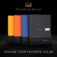 Carpeta de anillas recargable A5 de cuero PU con logotipo personalizado, batería externa de 8000 mAh con carga inalámbrica y cable 3 en 1, cuaderno con batería externa.