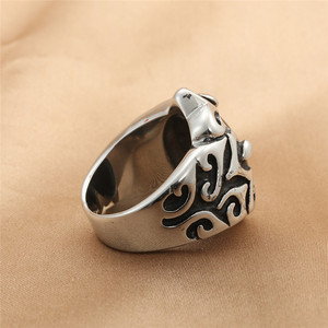 yunnique Men's <b>Silver</b> <b>Ring</b> With Black Stone Retro Flower Design Bezel Setting Jewelry Gift - Product Image 2