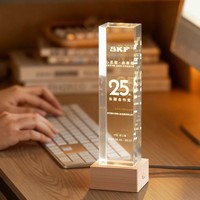 Nouveau modèle de trophée en cristal lumineux LED haut de gamme, élégant, écologique, sablé et imprimé UV, pour récompenses de formation et de team building