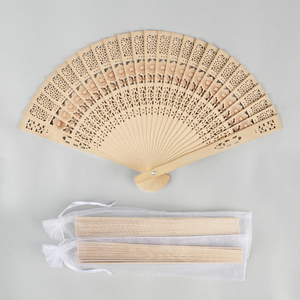 Ventagli in bambù personalizzabili con stampa e incisione, regalo vintage di compleanno, ventaglio pieghevole in legno per decorazioni di matrimoni e feste - Product Image 4