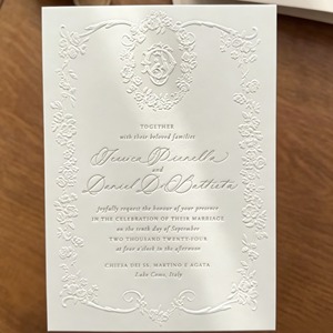 Set <span class=keywords><strong>di</strong></span> Inviti <span class=keywords><strong>di</strong></span> Lusso Personalizzati con <span class=keywords><strong>Carte</strong></span> e Buste su Carta Artistica da 600g, Goffrata e Debossata, per Matrimoni in Villa o Castello - Product Image 3