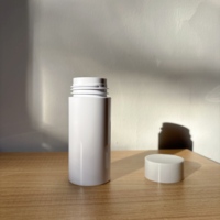Bouteille en plastique PET cylindrique blanche de 100 ml de qualité alimentaire avec bouchon à vis, logo personnalisable pour le stockage de poudre de protéines, capsules, comprimés, bonbons mous