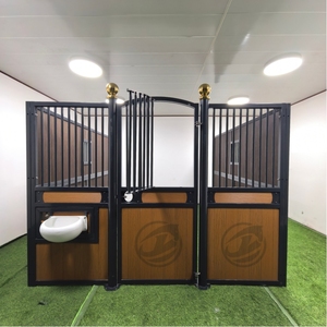 판매 휴대용 조립식 금속 스틸 프레임 말 안정 맞춤형 4m 지붕이있는 고급스러운 야외 이동식 말 헛간 - Product Image 1