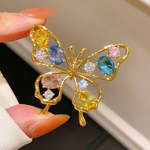 Broches de Zirconia Multicolor Franceses en Oferta, Elegantes Broches de Cristal con Forma de Mariposa Dorada, Conjunto de Accesorios Populares para Mujer ALN26020394 - Product Image 1