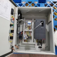 Boîtier de distribution sur mesure entièrement personnalisable, panneau de commande de moteur industriel avec protection IP55 400V et verrouillage hybride pour systèmes d'automatisation