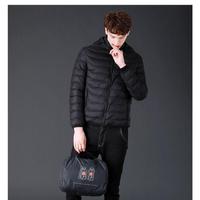 Veste d'hiver au design moderne pour hommes et femmes Meilleur prix Grande taille Polyester imperméable et respirant avec fermeture éclair imprimée pour l'extérieur