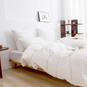 Luxuriöses 3PCS Micro fiber Tufted Bettbezug-Set King Size Classic Style Woven Technique 200TC Bettwäsche - Product Image 3