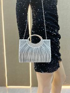 Sac à main pochette <span class=keywords><strong>en</strong></span> strass 2026 pour femme, mini sac de soirée avec chaîne dorée, sac à bandoulière tendance, sac à main métallique pour fête - Product Image 5