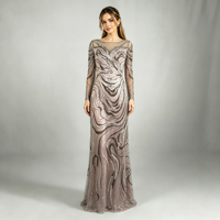 Robe de soirée sirène en tulle gris et rose transparente à manches longues, avec jupe rose intégrée, ornée de perles ondulées et scintillantes, idéale pour le bal de promo