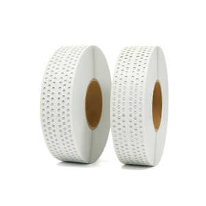 Profilés en plastique PVC de haute qualité Bande d'angle pour cloisons sèches Rouleaux pliants Plâtrage Perle d'angle pour une couverture efficace des coins - Product Image 2