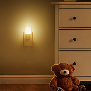 ZHILAI Moderna Luce Notturna LED Dimmerabile con Sensore Crepuscolare, Certificata FCC, da Presa a Muro per Camera da Letto e Bagno - Product Image 3