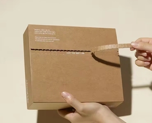 Tùy Chỉnh Thương Mại Điện Tử Hộp Bưu Phẩm Với Xử Lý Dễ Dàng Mang Theo Bao Bì Cho Quần Áo Thời Trang Có Thể Tái Chế Matte Và Bóng - Product Image 6