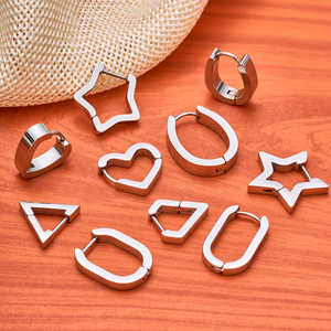 Orecchini a forma di cuore stella in acciaio inox 18G 316L orecchini a bottone Clicker Huggie Hoop lobo Tragus <span class=keywords><strong>Helix</strong></span> Cartilage <span class=keywords><strong>Piercing</strong></span> anelli - Product Image 4