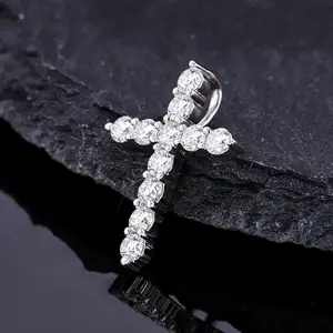 Bijoux en diamant Moissanite à la mode, colliers avec pendentif en croix pour femmes, pendentif en croix en argent Sterling 925 pour hommes