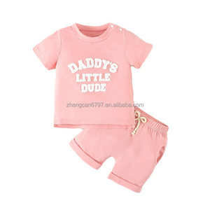 Venta al por mayor clásico estilo casual carta bordado hendidura camiseta pantalones cortos niños bebé deportes traje niños dos piezas conjuntos de verano - Product Image 6