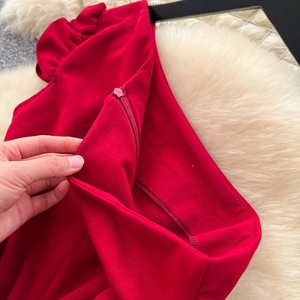 Robe de soirée en polyester pour femme, style socialite, épaules dénudées, idéale pour les banquets et anniversaires, vente en gros - Product Image 6