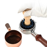 Brosse de nettoyage en plastique avec manche en bois massif pour portefiltre et panier à café, pour balayer les résidus de poudre de café