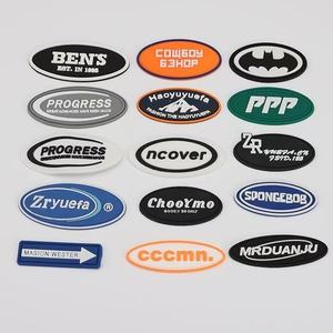 Tùy chỉnh trống thương hiệu logo Silicone cao su các bản vá lỗi cho quần áo thiết kế mới đầy màu sắc thư hình bầu dục có hình dạng <span class=keywords><strong>PVC</strong></span> may nhãn cao su - Product Image 3