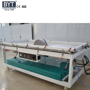 Bytcnc Nhà Máy Giá chân không hình thành máy thermoforming/corian tạo thành máy màng chân không Báo Chí - Product Image 5