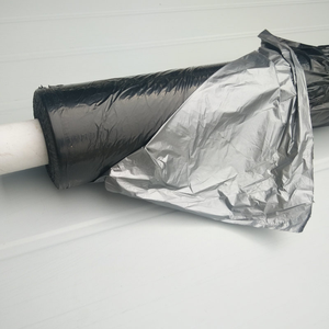 <span class=keywords><strong>Film</strong></span> Pacciamante in Plastica Premium Argento e Nero per Coltivazioni di Fragole e Cipolle - Product Image 1
