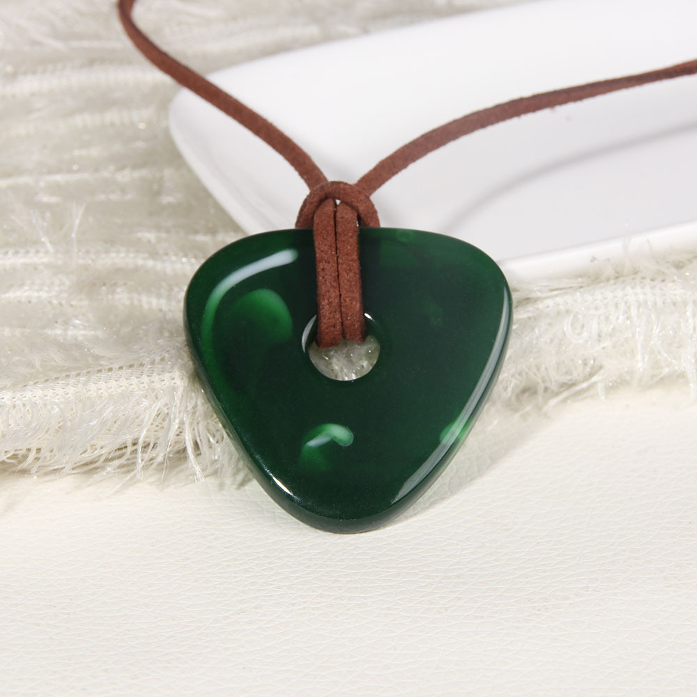 Pendentif Fantaisie En Pierre Verte - Bijou D'Occasion - Style Nature Et Minéral