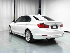 <span class=keywords><strong>BMW</strong></span> <span class=keywords><strong>Serie</strong></span> <span class=keywords><strong>3</strong></span> Usado, <span class=keywords><strong>2015</strong></span>, 320Li Super Joy Edition, Paquete de Diseño de Lujo, Sedán a Gasolina, 73000 KM, Auto de <span class=keywords><strong>Segunda</strong></span> <span class=keywords><strong>Mano</strong></span> Premium de Lujo para Exportación - Product Image 2