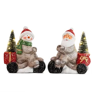 Estatuilla de cerámica de Navidad plata Navidad muñeco de nieve Santa Claus coche tres con regalos Led para decoración de festivales