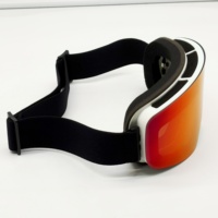 Masque de ski haute performance sans monture avec revêtement miroir Revo, anti-buée, lentille électroplaquée, sangle de casque, lunettes de neige sportives