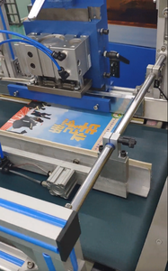 Machine de reliure de livres à couverture rigide semi-automatique avec unité de jointure par pression et empileur - Product Image 3