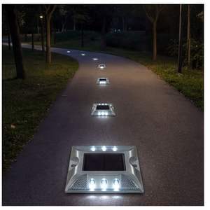 Balise routière solaire bidirectionnelle en aluminium IP68 pour la sécurité des virages et des rampes - Product Image 2