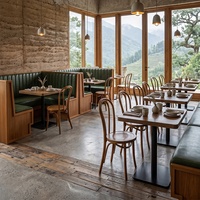 Meubles de restaurant de style western naturel et sauvage, table à manger vintage et chaises assorties pour bistro
