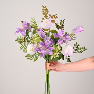 Bouquet de fleurs artificielles en lys et marguerites violets pour la décoration de mariage et de la maison, en plastique et tissu, style français - Product Image 1