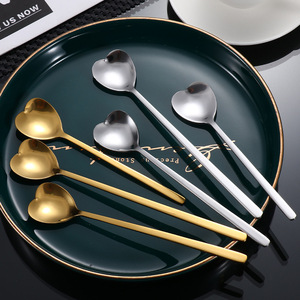 Cuillère en acier inoxydable à long manche, cuillère à miel, cuillère créative en forme de cœur, cuillère à dessert pour la maison, cuillère à café dorée - Product Image 2