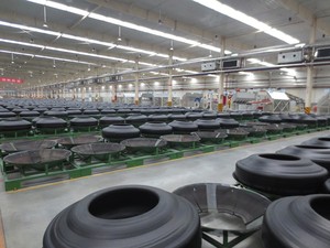 Neumático para Camión de Servicio Pesado 315/80R22.5 20PR KTHD1, Neumático Radial TBR con Banda de Rodadura Profunda - Product Image 6