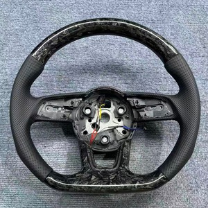 Volant en fibre de carbone YTcarbon à <span class=keywords><strong>prix</strong></span> d'usine pour le marché secondaire automobile pour <span class=keywords><strong>S4</strong></span> S5 S6 S7 S8 A3 A4 A5 A6 A7 A8 Q3 Q5 Q7 - Product Image 2