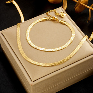 Azınlık moda basit tasarım titanyum çelik altın kaplama dokuma baskılı yılan zincir yaka bilezik <span class=keywords><strong>Metal</strong></span> takı - Product Image 1