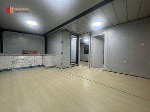 Maison en conteneur préfabriquée moderne américaine à bas prix 20ft/40ft <span class=keywords><strong>10m2</strong></span> 2 chambres à coucher <span class=keywords><strong>bureau</strong></span> modulaire en acier léger maison en paquet plat - Product Image 3