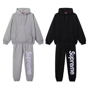 Nouvel ensemble tendance de sweat-shirt à capuche et pantalon amples brodés au dos pour hommes et femmes - Product Image 3
