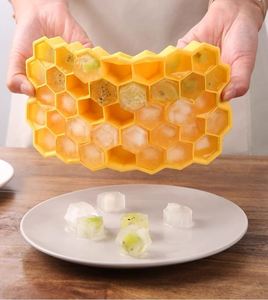 Molde de Hielo de Silicona de Grado Alimenticio, Diseño de Panal de Abeja, 37 Cavidades, Fácil de Desmoldar, Flexible, Verde - Product Image 4
