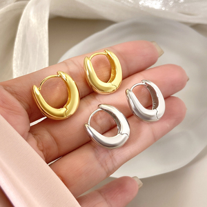 Pendientes de Aro Chapados en Oro de 18K Hipoalergénicos al por Mayor, Pendientes de Aro Lisos en Stock para Mujer, Joyería de Moda - Product Image 4