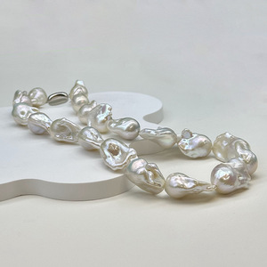 สร้อยคอประดับลูกปัดสไตล์ฝรั่งเศสย้อนยุคยี่ห้อเวนชี่พร้อมไข่มุกบาร็อคขนาดใหญ่ ดีไซน์เรียบง่ายและทันสมัย - Product Image 4