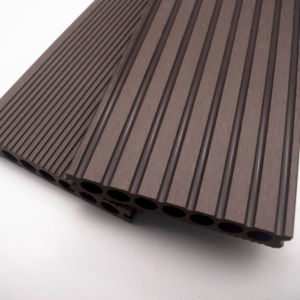 Suelo compuesto <span class=keywords><strong>de</strong></span> plástico y <span class=keywords><strong>madera</strong></span> con diseño en relieve <span class=keywords><strong>de</strong></span> WPC resistente al desgaste <span class=keywords><strong>para</strong></span> decoración <span class=keywords><strong>de</strong></span> pasillo <span class=keywords><strong>de</strong></span> acera <span class=keywords><strong>de</strong></span> jardín - Product Image 1