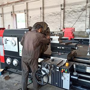 מכונת מחרטה אופקית כבדה מדגם YAWO CW61125B / מחרטה מכנית / מכונת חריטה באורך עבודה מקסימלי של 20000 מ\"מ - Product Image 6