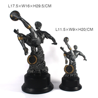 Trophées personnalisés en résine artificielle joueur d'événement sportif de football MVP pour décoration de bureau et cadeau
