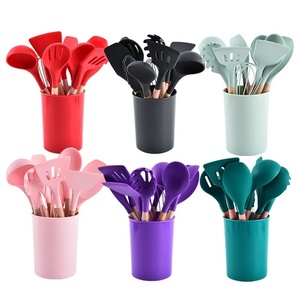 Juego de Espátulas de Silicona Antiadherentes con Mango de Madera, Kit de Utensilios de Cocina de 12 Piezas - Product Image 5