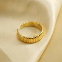 Modischer Croissant-Ring aus Edelstahl Statement-Ring mit Gravierten Streifen Geflochtener Gedrehter Seil-Siegelring Chunky Ring