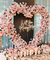 Arche métallique dorée en forme de cœur à double poteau de 2m x 2m pour toile de fond de mariage, support pour fleurs et ballons, idéale pour les mariages et fêtes en extérieur