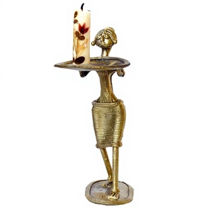 Nuevo estilo hecho a mano Tea Light Metal Candle Holder Nuevo diseño de lujo Venta caliente Nuevo diseño Fancy Candle Stand - Product Image 3