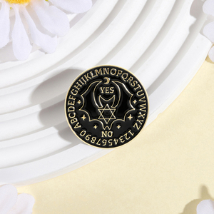 Geheimnisvolle magische Ouija-Board-Emaille-Pins: Wahrsage-Fledermaus, Ja/Nein, 26 Alphabetzeichen und Zahlen, Broschen, Anstecknadeln, Punk-Schmuckgeschenke - Product Image 3